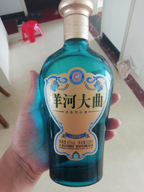 中国香槟消费群体(这届年轻人蹦迪喝白酒？这个跨界玩得转吗？)